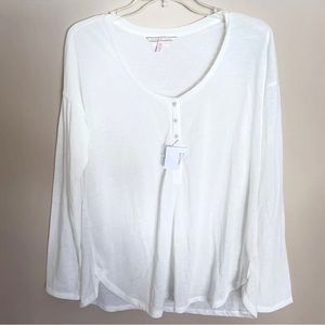 Victoria’s Secret sz small long sleeve white v-neck top, lightweight, nwt
